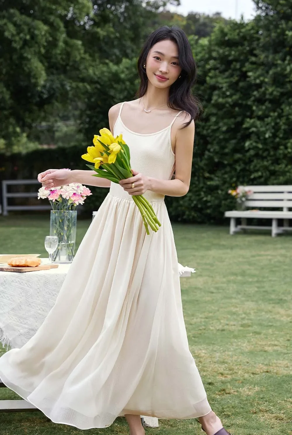 VIMLY Women‘s Casual Vacation Dress 2025 Summer Simple Eleagnt O-Neck Sleeveless Sexy Solid Color Slim Camisole A-Line Dress